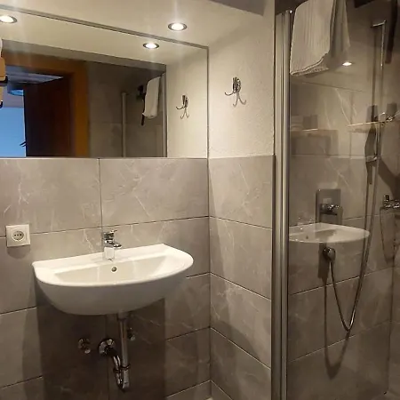 Filomena Im Casada *